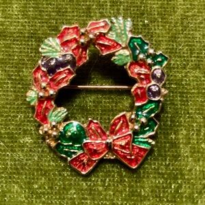 Festive Wreath Brooch with Red and Green Accents